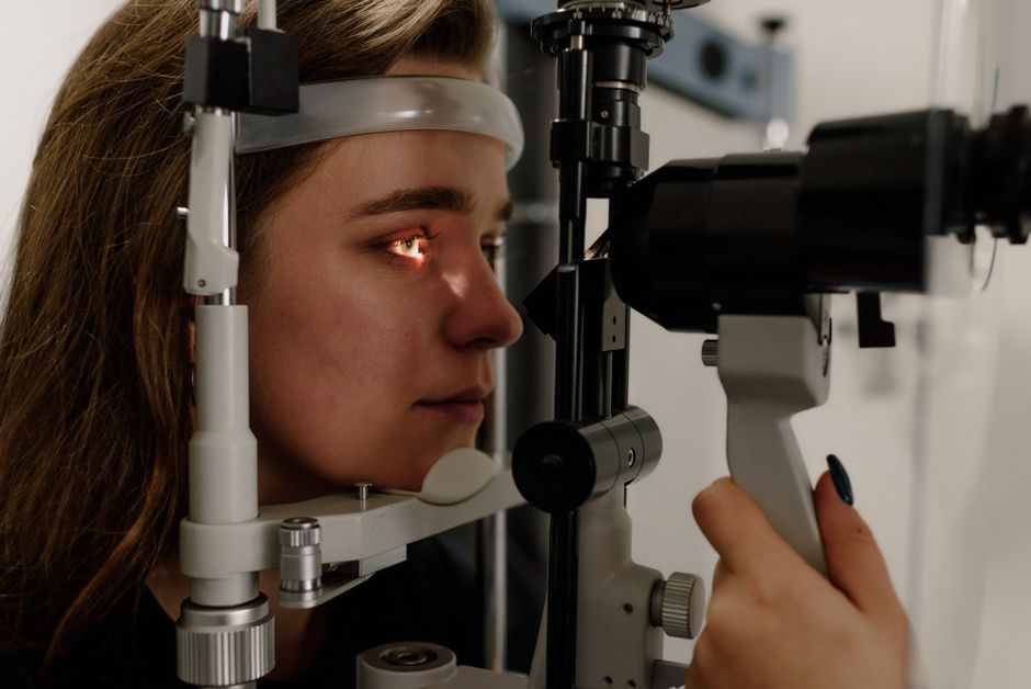 Examinare oftalmologică la Visus Clinic