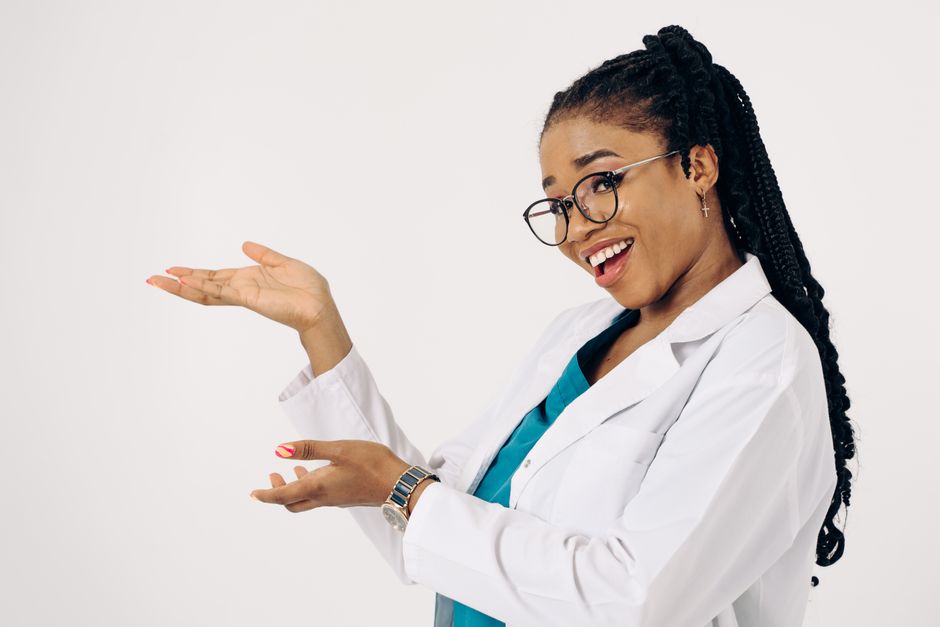 Dr. Diana Zara — medic oftalmolog